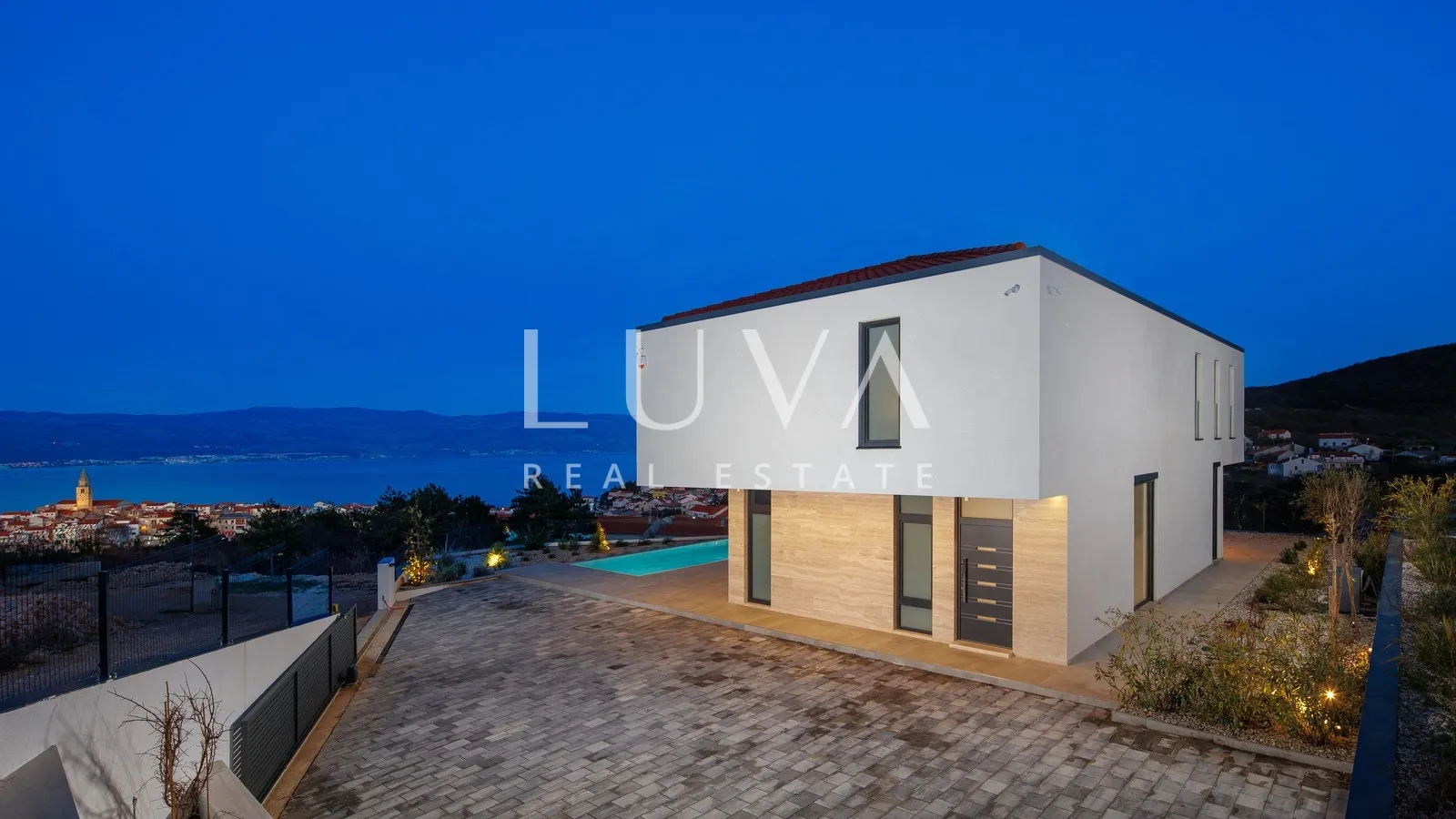 krk, vrbnik, luksuzna vila s pogledom na more i bazenom, 265 m2 za prodaju - slika 28