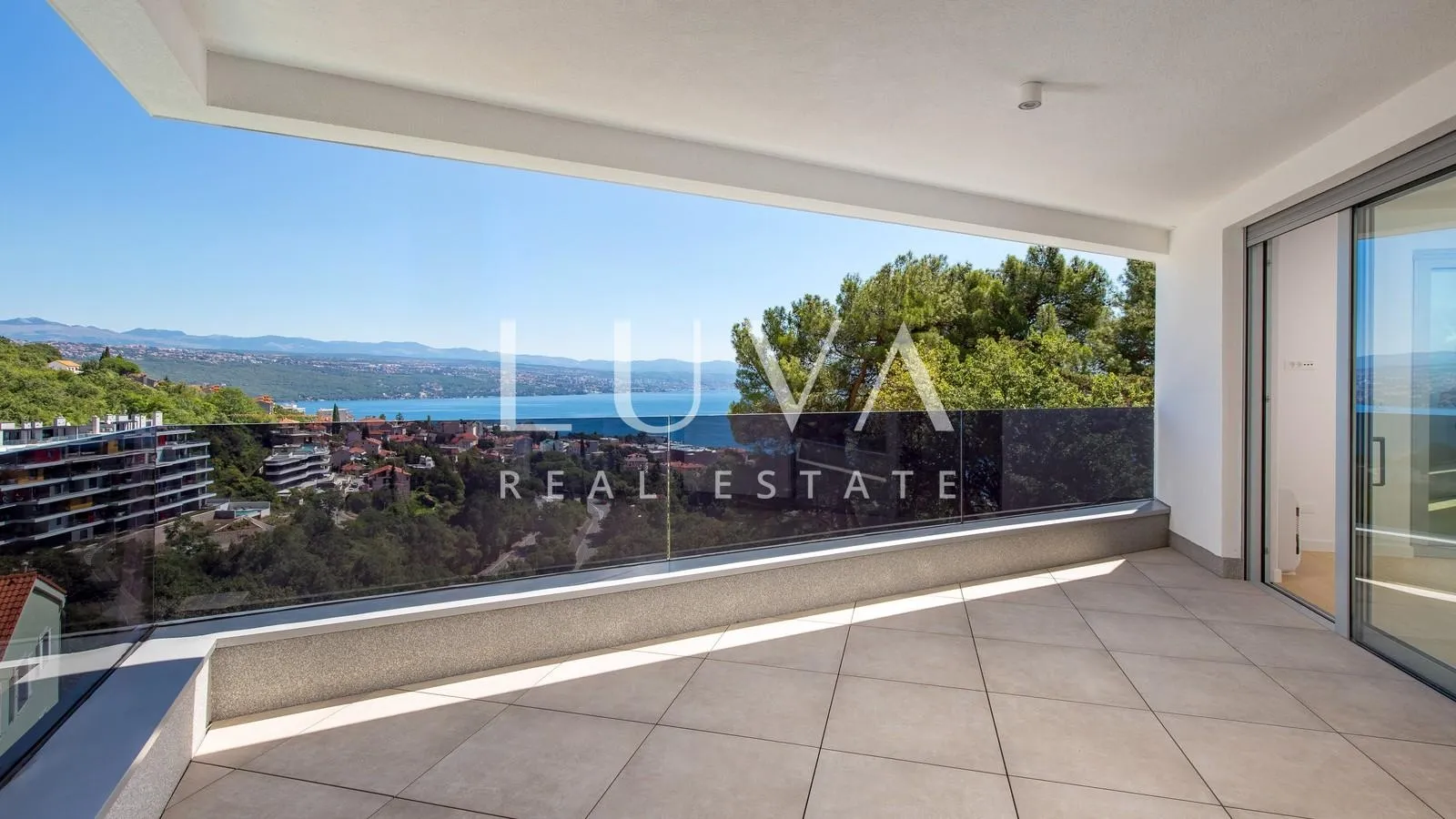 Opatija, luksuzna novogradnja s pogledom na more, stan NKP 235,95 m2