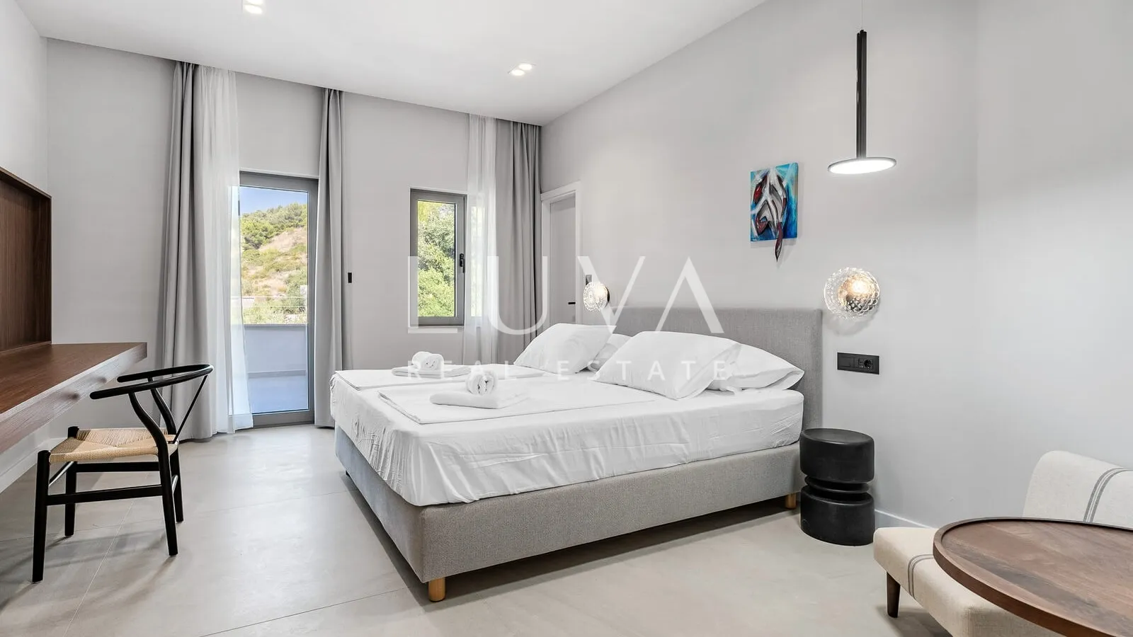duće, omiš, luksuzni resort s 4 velika apartmana i bazenom uz more na prodaju - slika 7