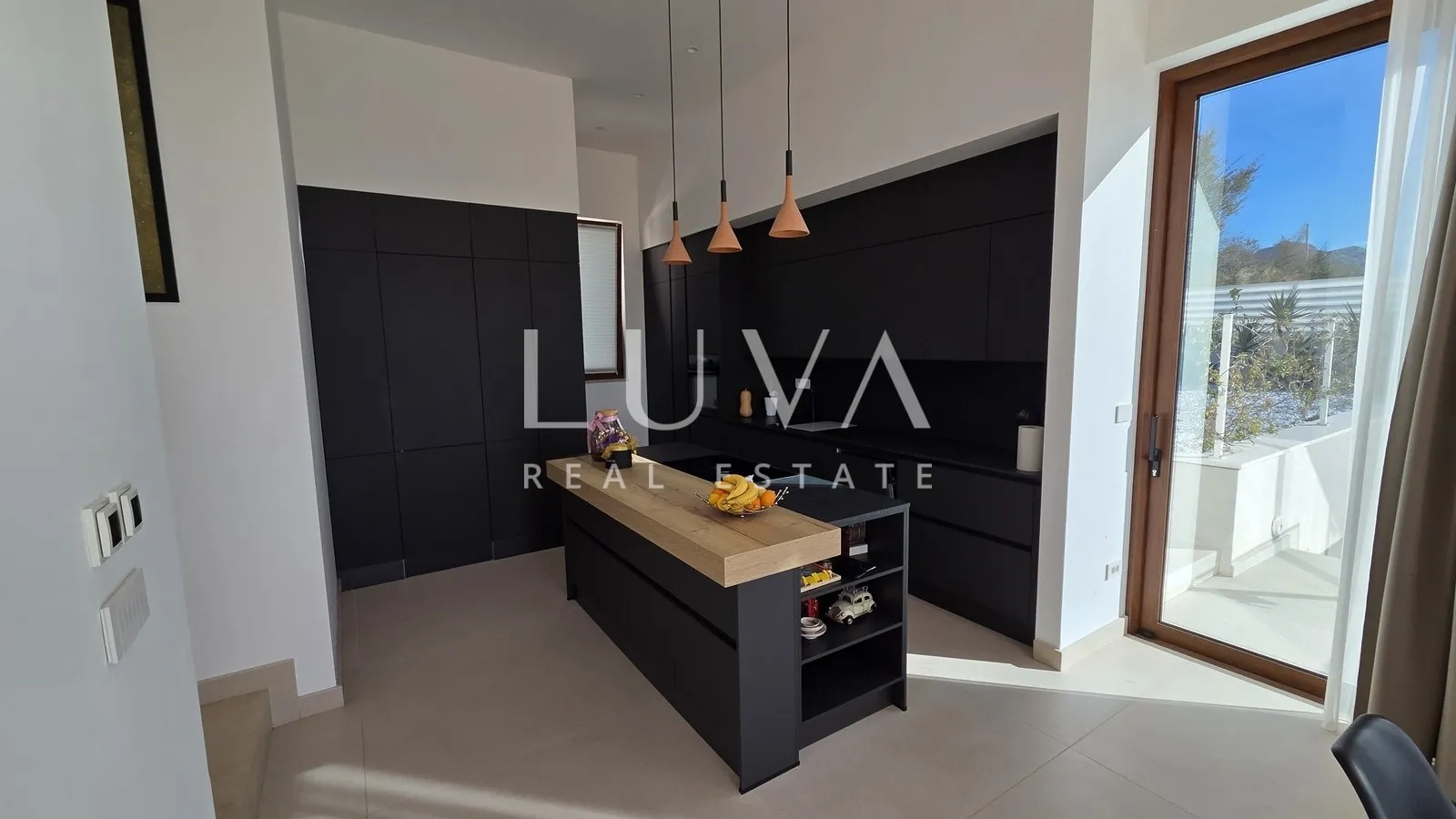 split, kučine, luksuzna vila s prekrasnim pogledom na split, 310 m² - slika 7