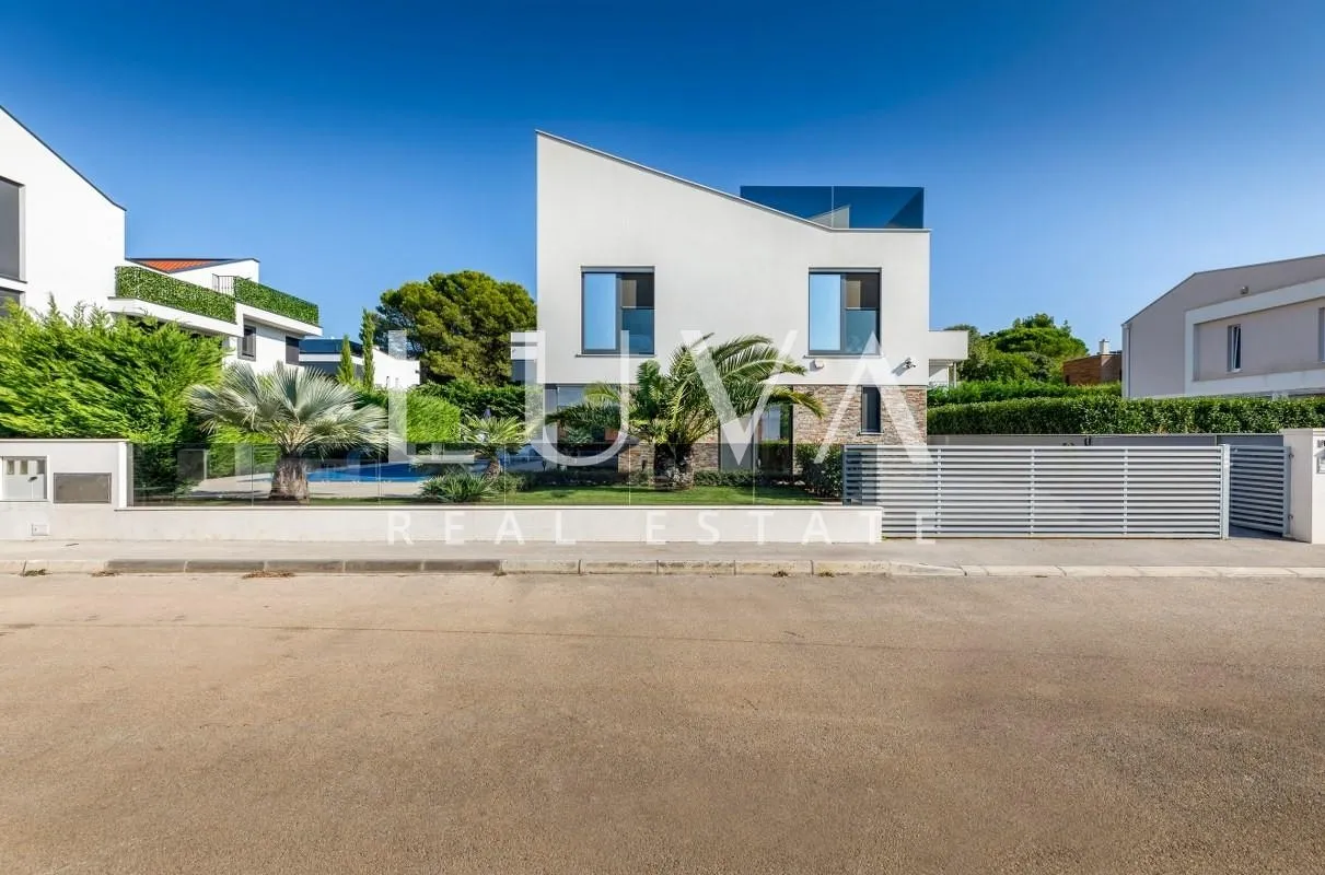 istra, fažana, moderna vila s bazenom uz more, 330 m2 - slika 20