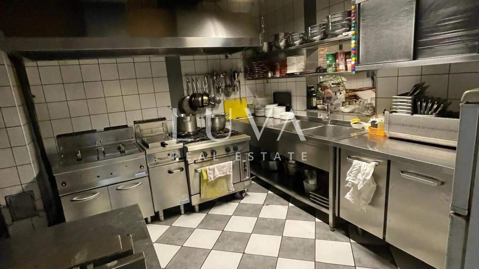 zagreb, vrbani, ugostiteljski objekt s dvoetažnim stanom 450m2 - slika 15