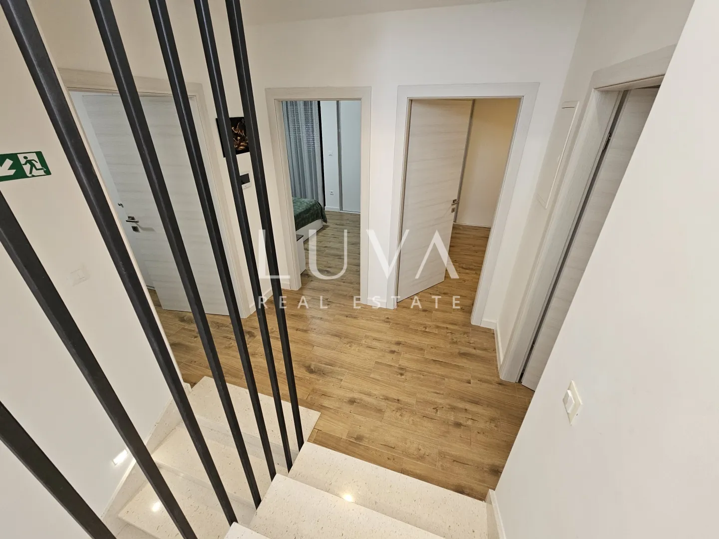 solin, koprivno, villa s bazenom, ljetnom kuhinjom na prodaju - slika 10