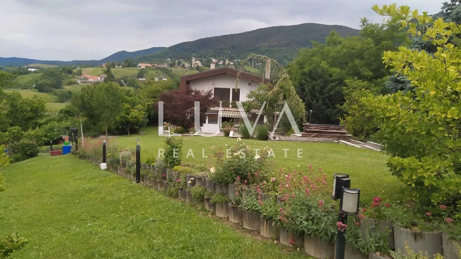 Jastrebarsko, Vlaškovec, kuća sa zemljištem 23.908m2, prodaja - Vlaškovec, Jastrebarsko