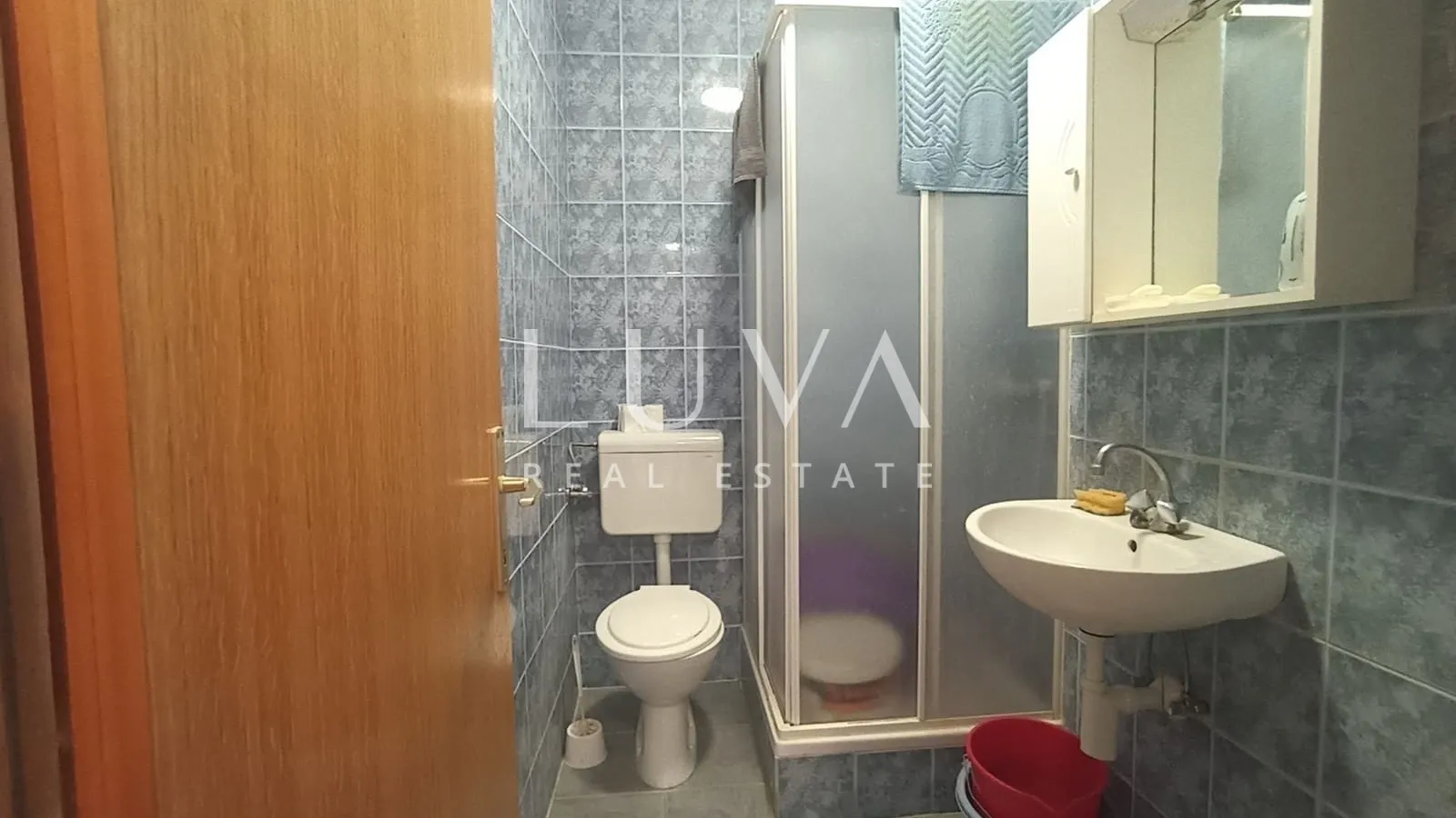 marina, trogir, prodaja dvojne kuće 247 m2 na 3 etaže + parking - slika 11