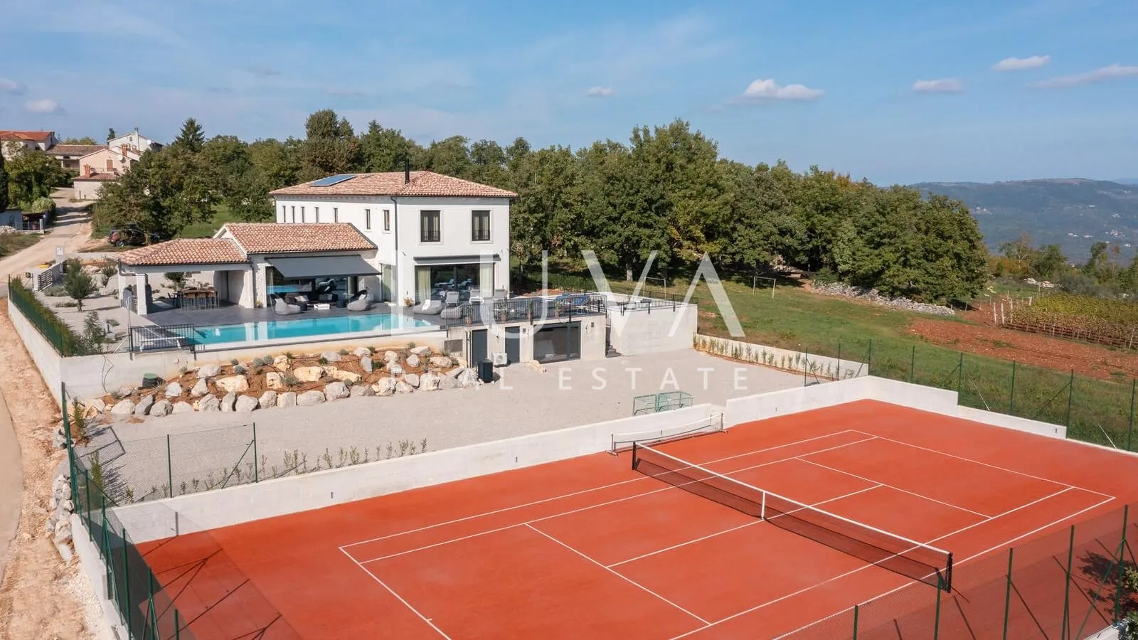 Luksuzna vila s bazenom i tenis terenom, Motovun, Istra - Rakotule, Karojba