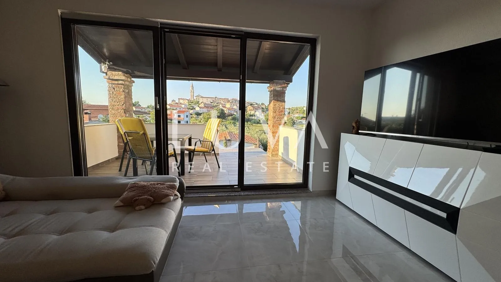 istra, višnjan, rustikalna kuća s tri apartmana, 580m2 - slika 3