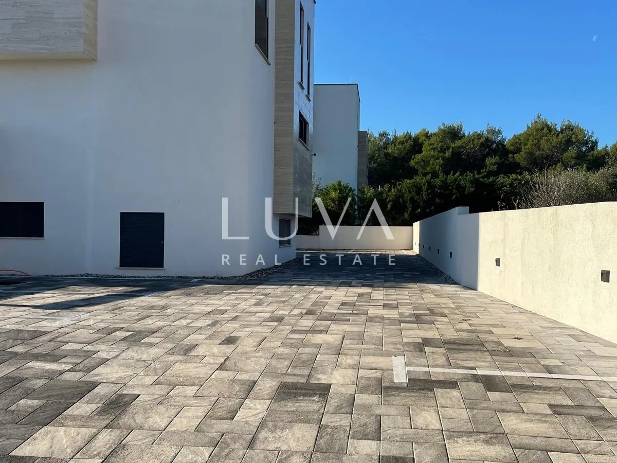 krk, penthouse 115 m2 s pogledom na more, novogradnja - slika 8