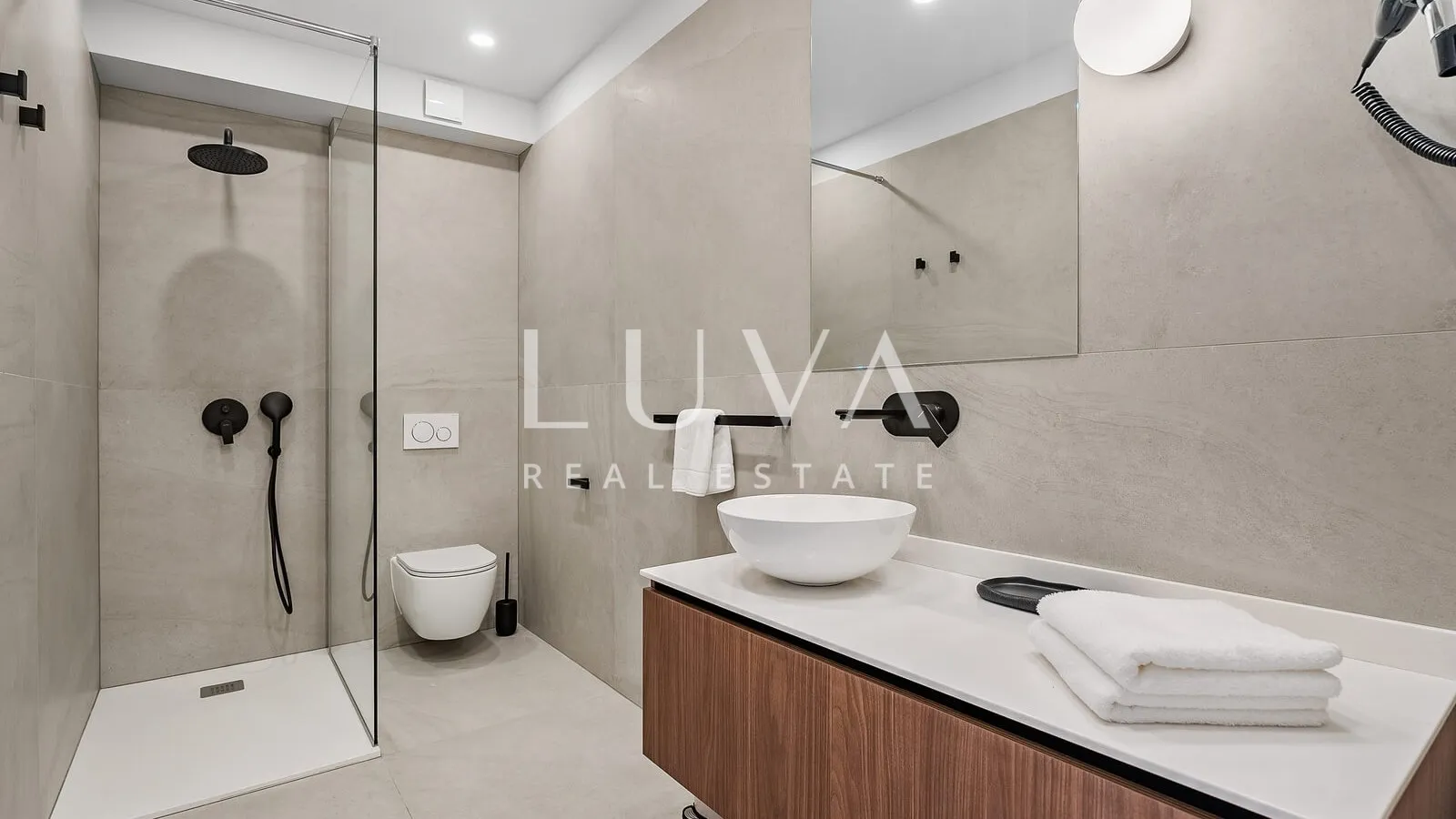 duće, omiš, luksuzni resort s 4 velika apartmana i bazenom uz more na prodaju - slika 29