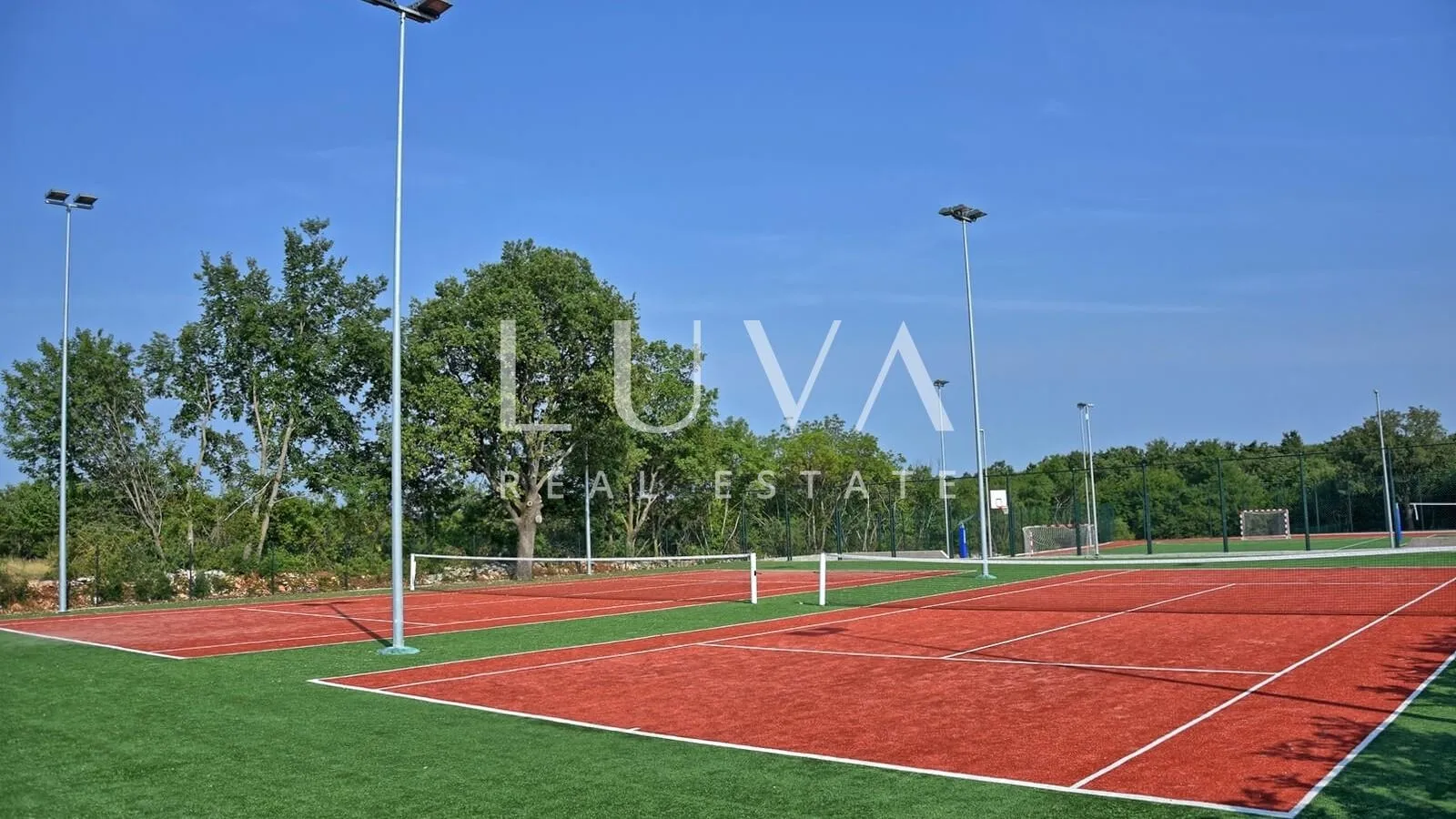 luksuzna vila s bazenom u kanfanaru, istra - slika 24