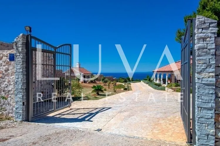 hvar, brusje, luksuzna vila s bazenom i pogledom na more na prodaju - slika 15
