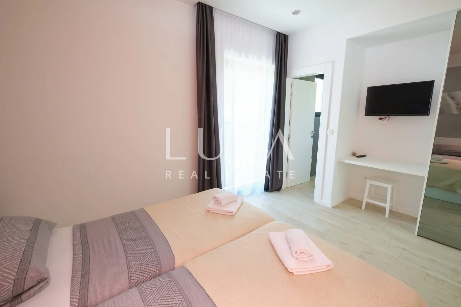 kaštel stari, vila 324 m² s bazenom i pogledom na more na prodaju - slika 26