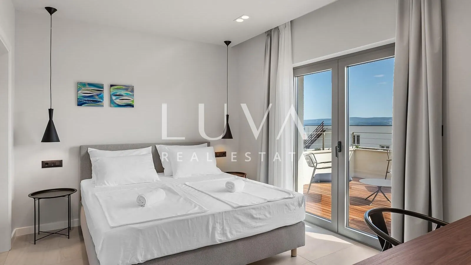 duće, omiš, luksuzni resort s 4 velika apartmana i bazenom uz more na prodaju - slika 25