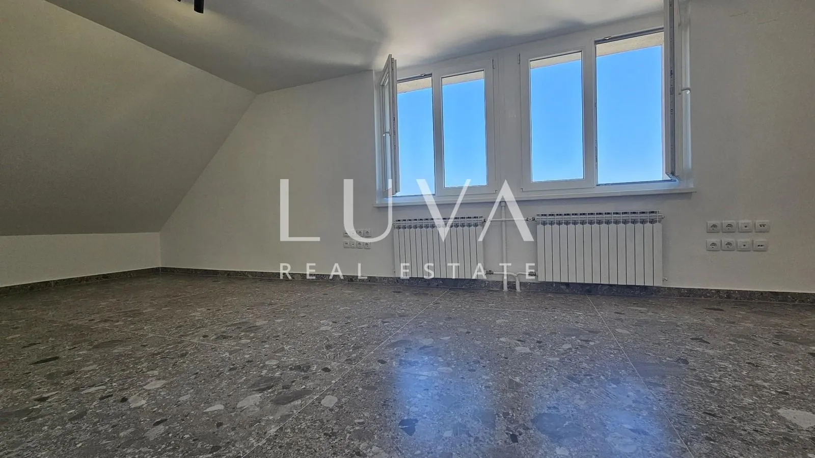 sesvete, centar, novouređeni poslovni prostor 144m2 za najam - slika 2