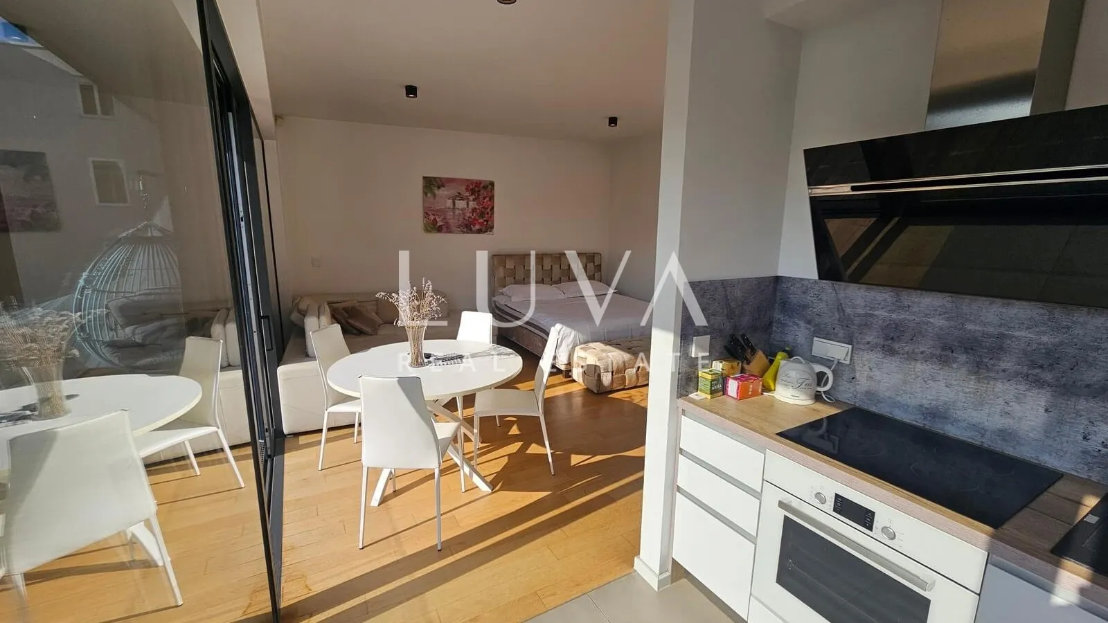 ban centar, studio apartman, terasa i garaža na prodaju - slika 4