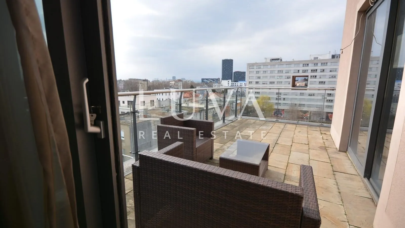 zagreb, radnička cesta, luksuzan penthouse 368m2 neto na prodaju - slika 31