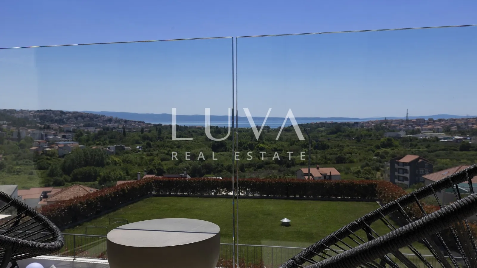 split, luksuzna vila s pogledom na more, 220 m2 za dugoročni najam - slika 39