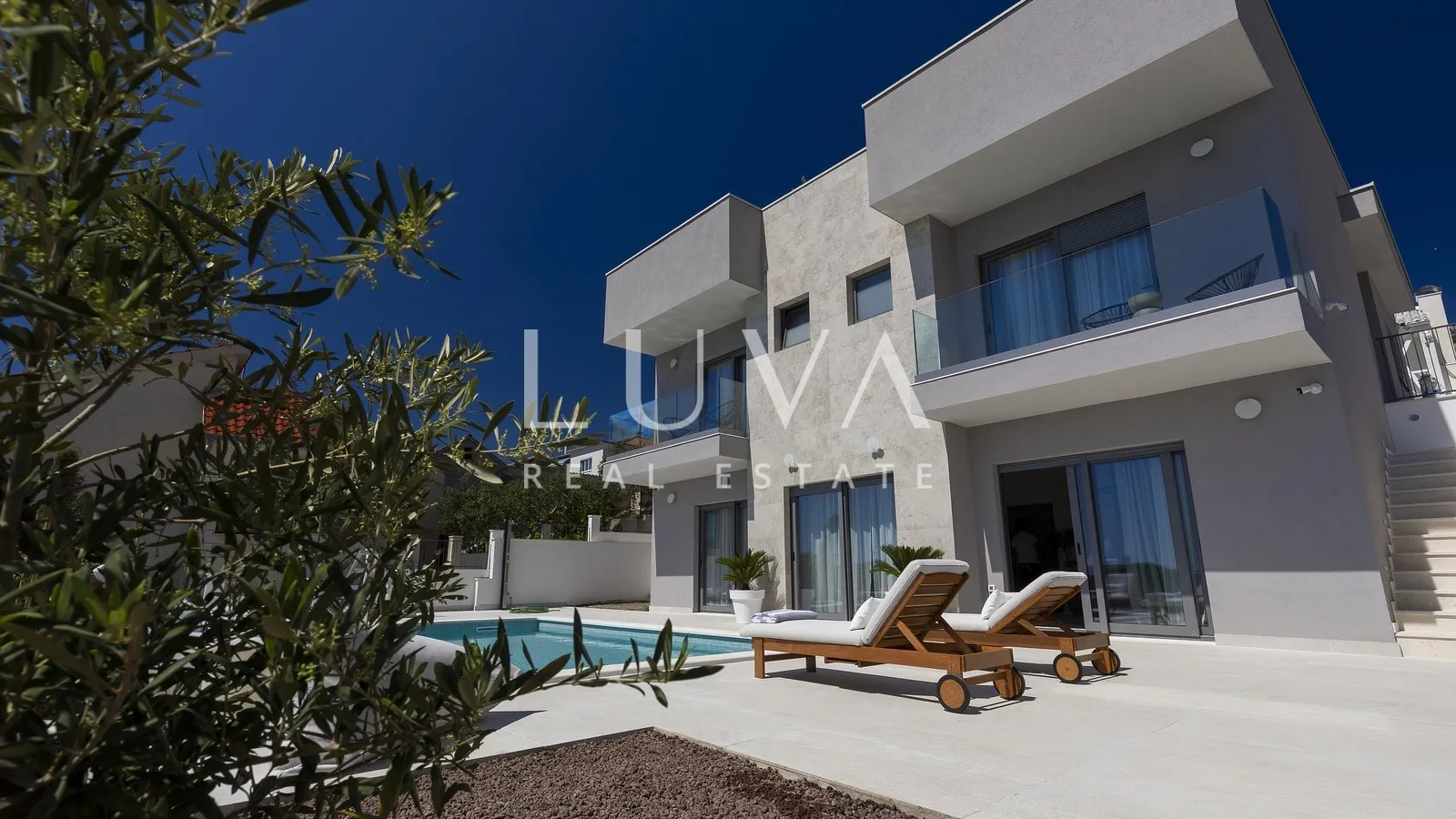 split, luksuzna vila s pogledom na more, 220 m2 za dugoročni najam - slika 3
