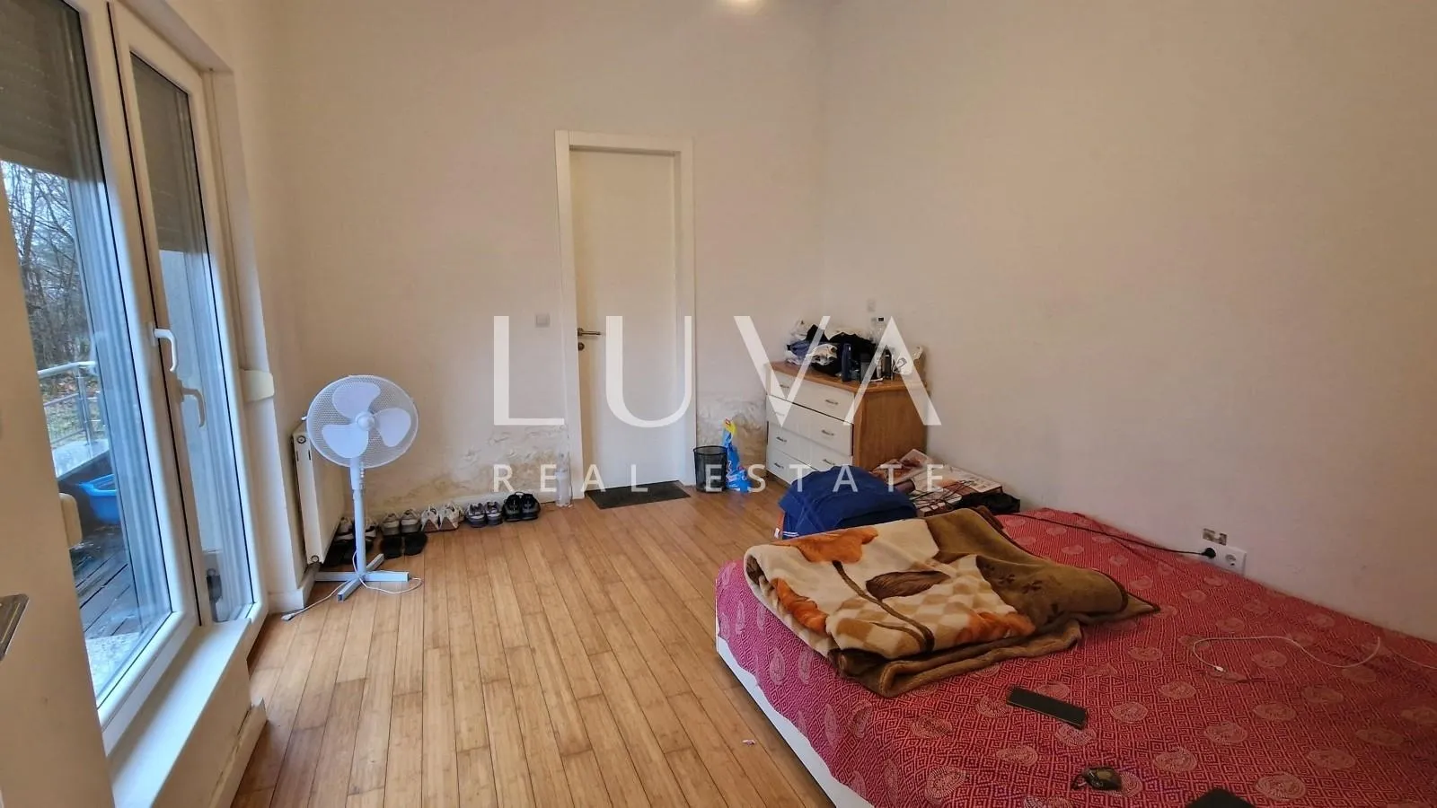 zagreb, gornje vrapče, kuća na 4 etaže s bazenom, 490 m2 - slika 10