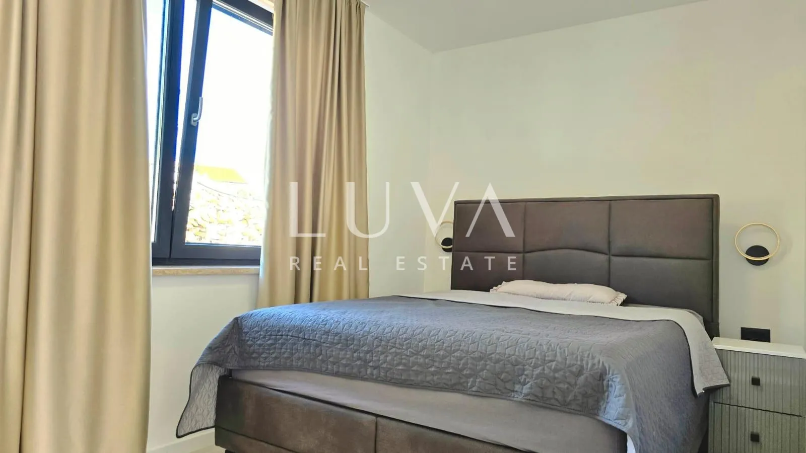 istra, labin, prodaje se moderna vila s bazenom i dva stana, 176 m2 - slika 18