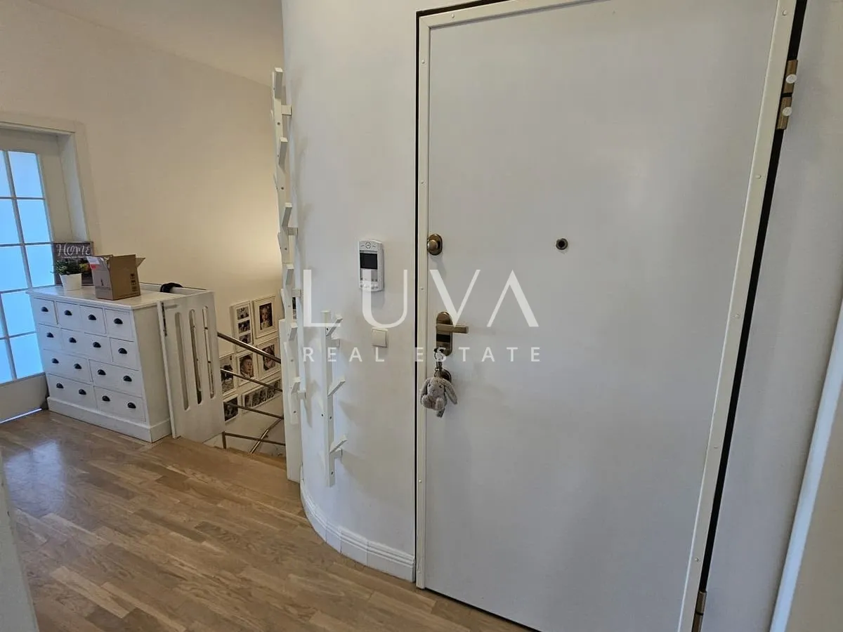 zagreb, gornje prekrižje, luksuzan 4s stan s vrtom i garažom, 230m2 - slika 23