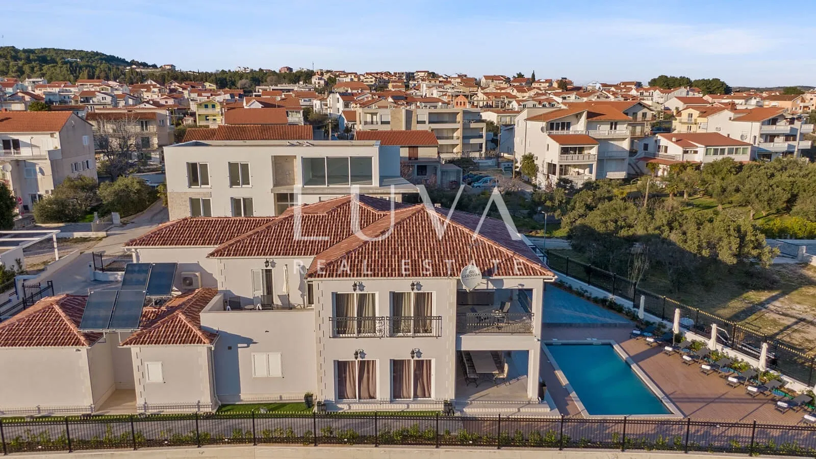 vodice, luksuzna i jedinstvena vila s bazenom uz more na prodaju - slika 29