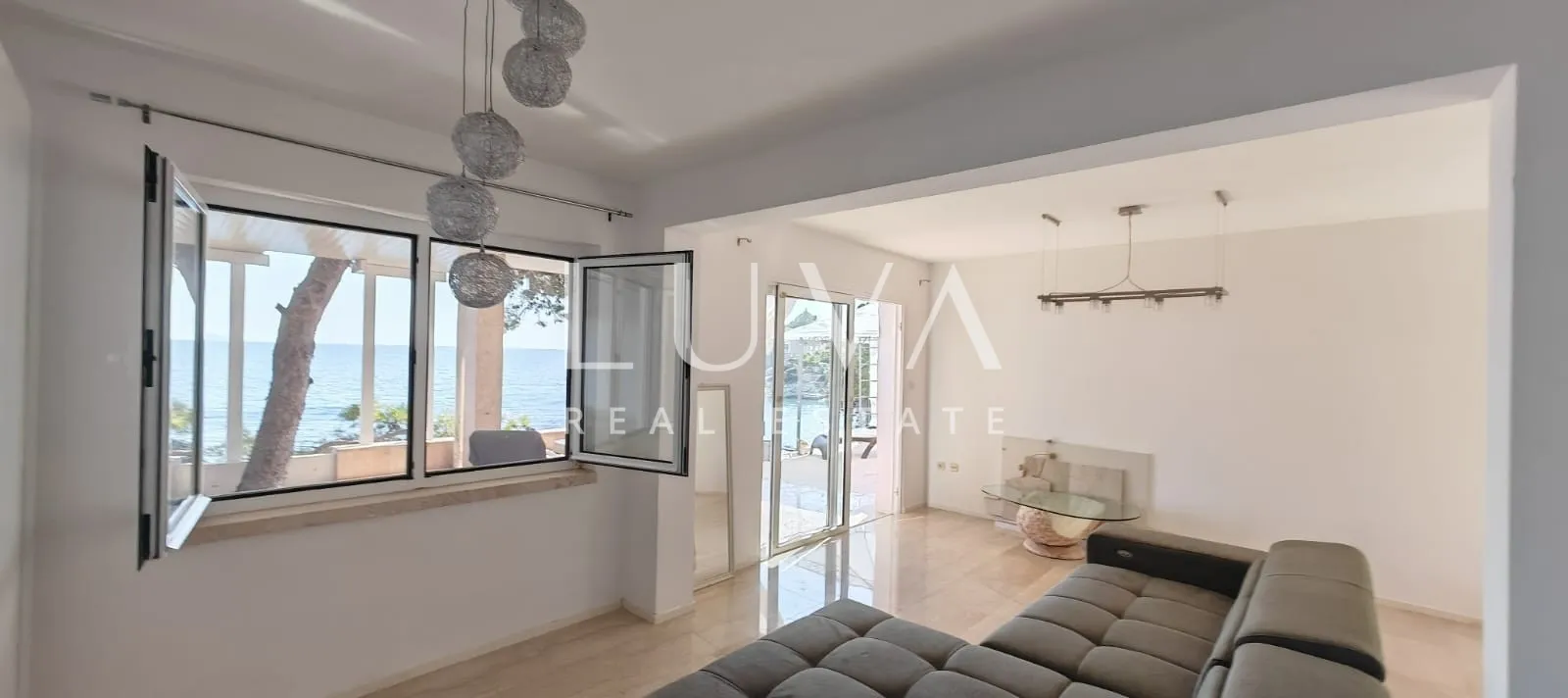 korčula, prižba, prodaja atraktivnog apartmana prvi red do mora - slika 10