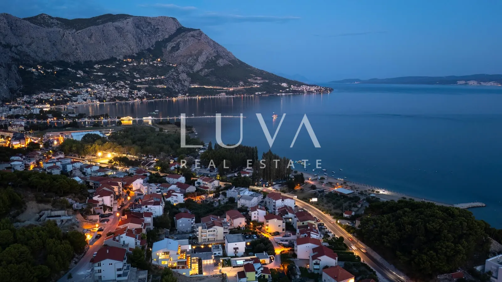 duće, omiš, luksuzni resort s 4 velika apartmana i bazenom uz more na prodaju - slika 30