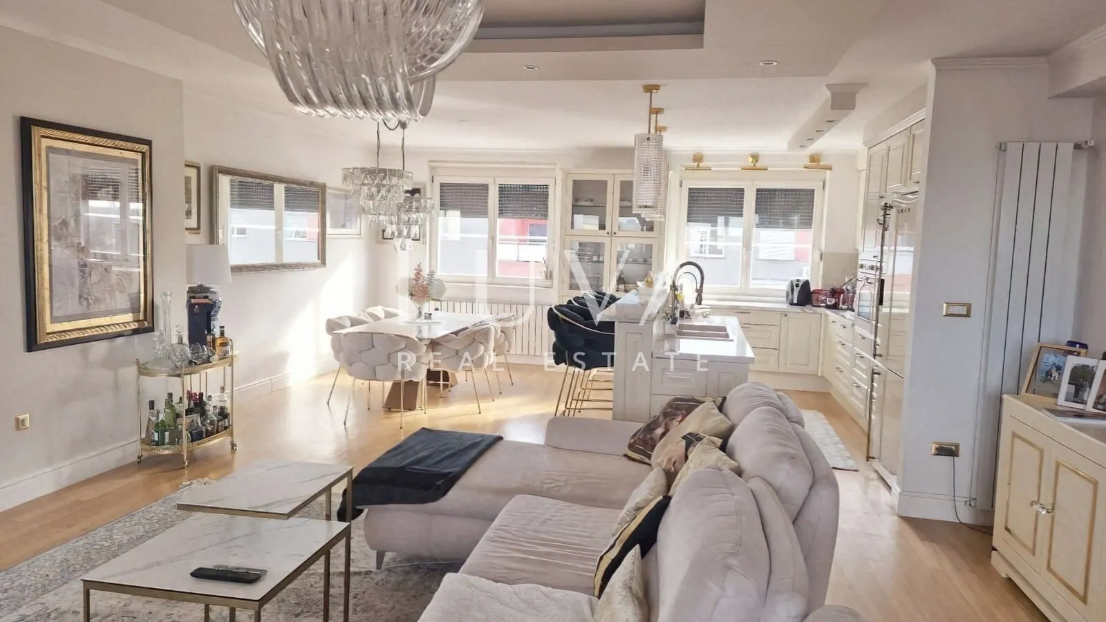 zagreb, vrbani, luksuzan penthouse 200m2 na prodaju - slika 2