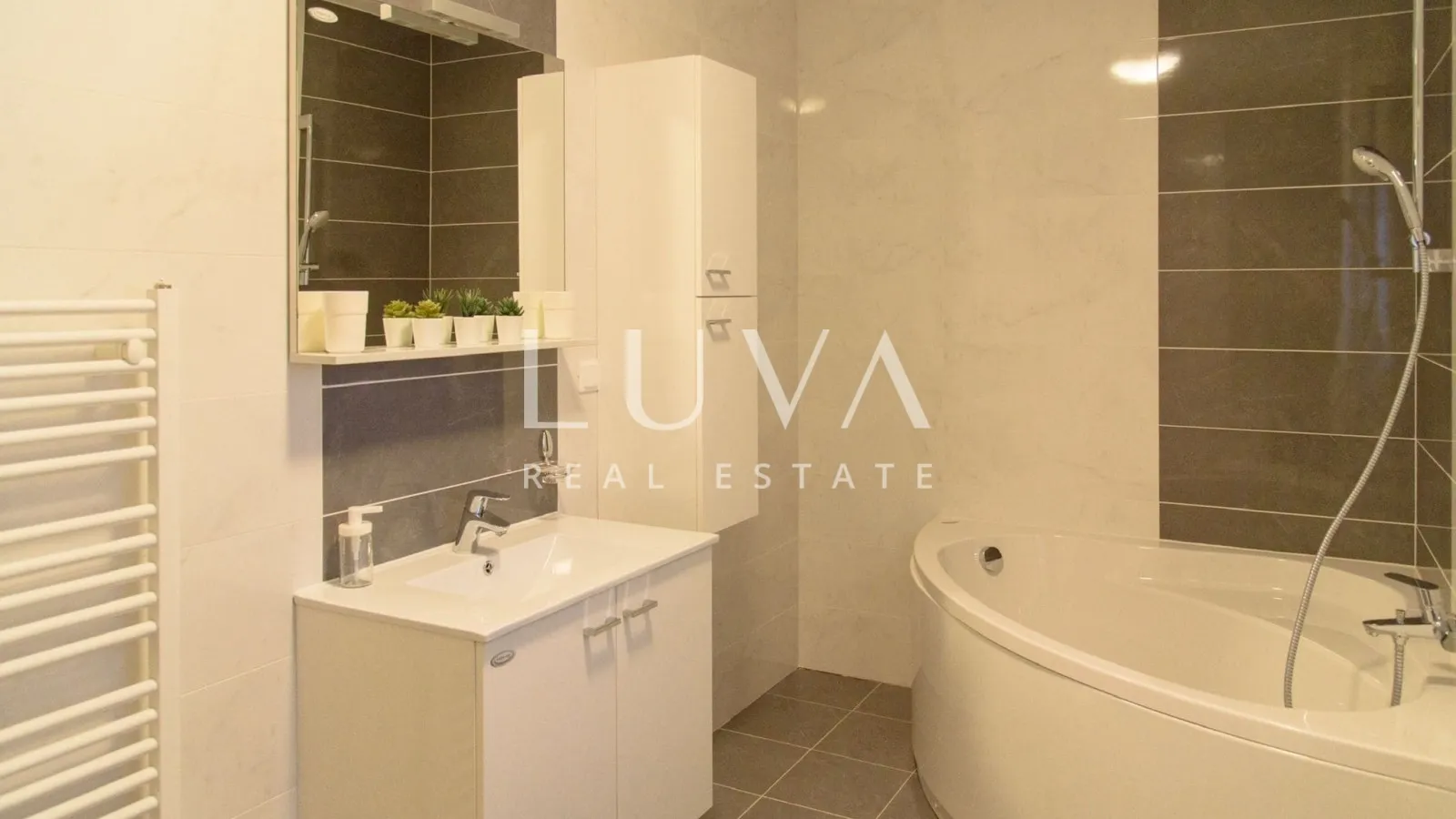 bjelolasica, resorts s 3 kuće za odmor, investicija - slika 31