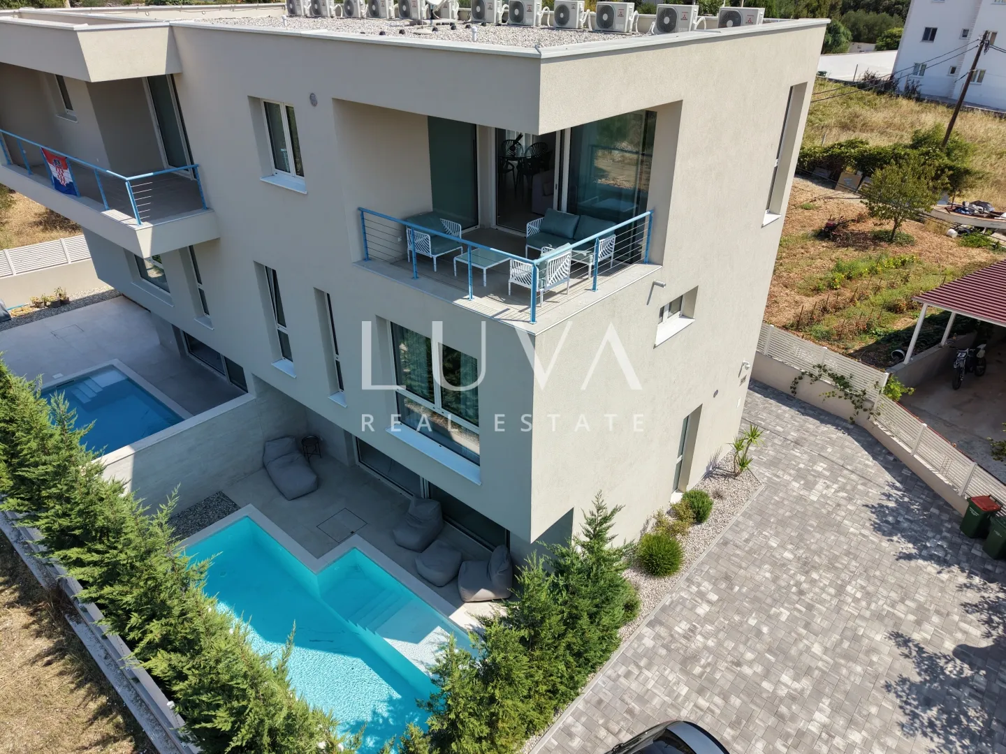 trogir, seget vranjica, kuća 200m2 s bazenom uz more - slika 18