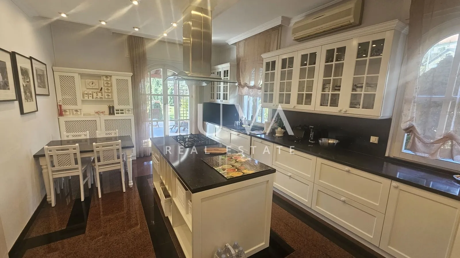 zagreb, gračani, luksuzno obiteljsko imanje, vila 810m2 na zemljištu 3.965m2 - slika 13
