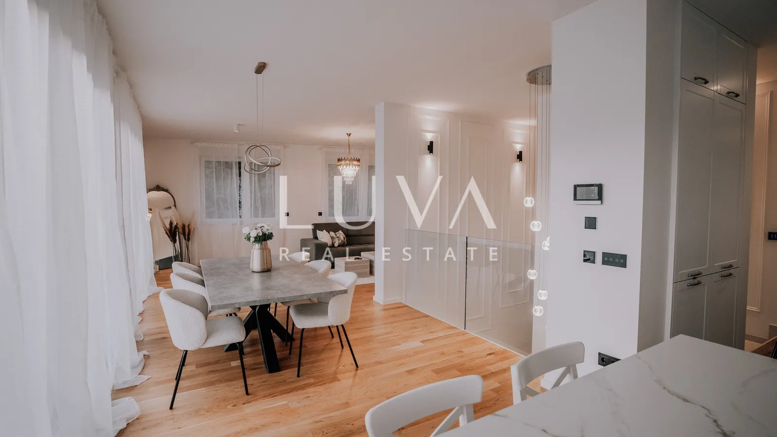 remete, luksuzan 4s penthouse 165m2 + 2vpm za najam - slika 12