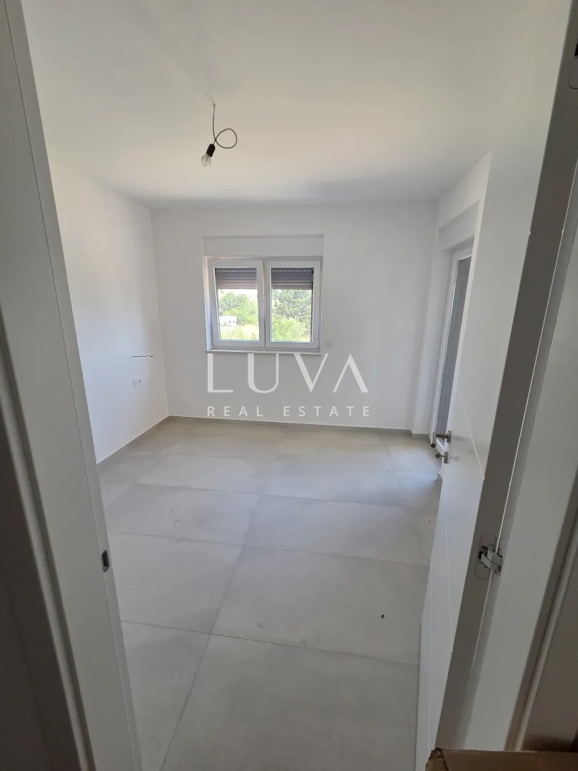 novalja, moderna novogradnja, stan a2/z1, nkp 75 m2 - slika 4