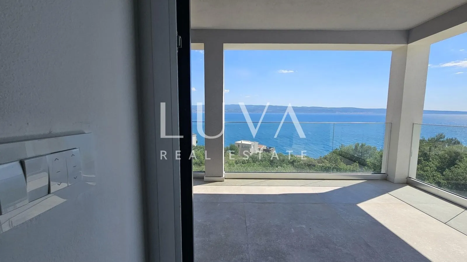 omiš, jesenice, penthouse s 134 m2 krovne terase sa pogledom na more - slika 12