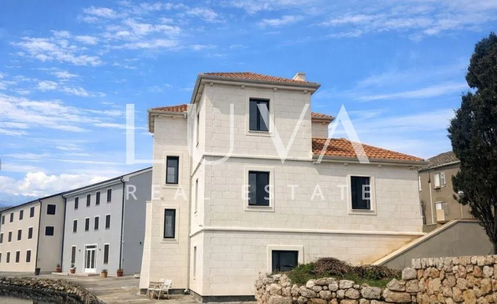 zadar, vinjerac, kamena kuća na 3 etaže uz more na prodaju - slika 2