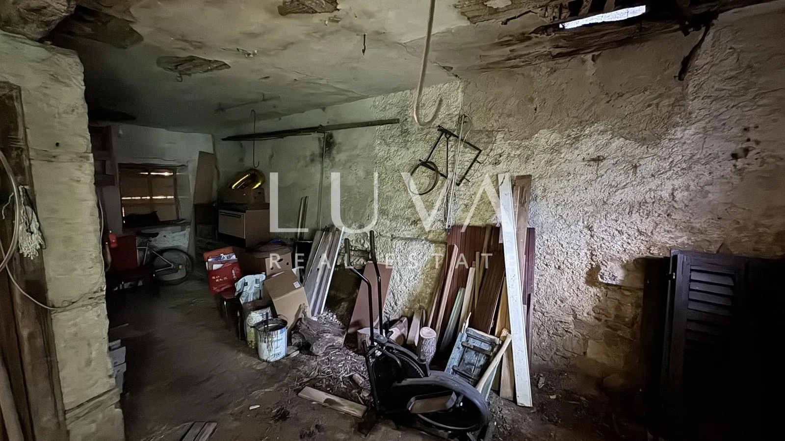 istra, motovun, kuća za renovaciju s dvorištem, 195 m2 - slika 5