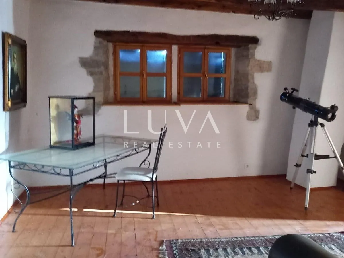 hum, istra, povijesna kamena kuća na prodaju, investicijska prilika - slika 2