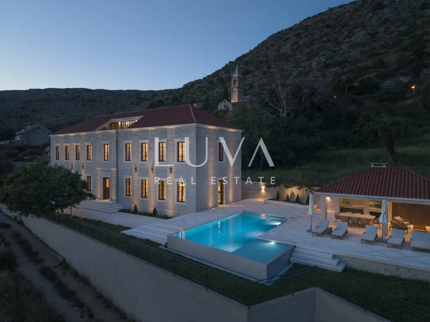 podstrana, split, luksuzna vila s bazenom za dugoročni najam - slika 2