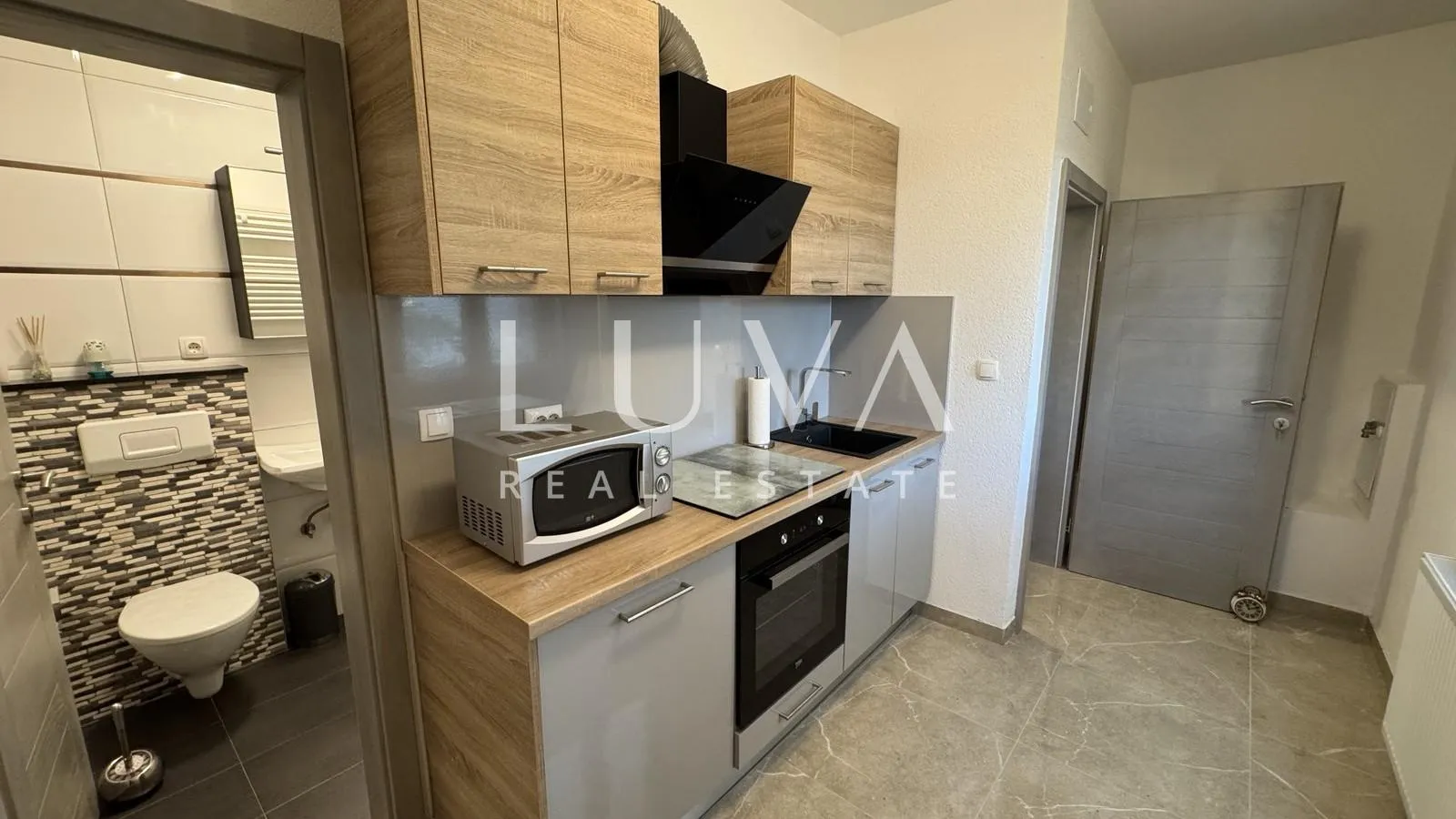 istra, višnjan, rustikalna kuća s tri apartmana, 580m2 - slika 26
