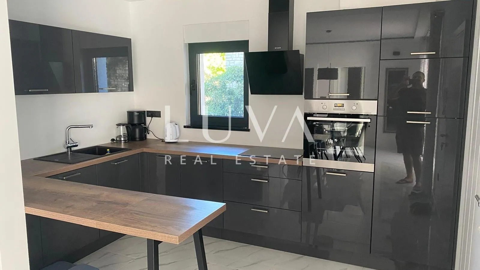 vodice, srima, kuća s 3 apartmana uz more na prodaju - slika 11