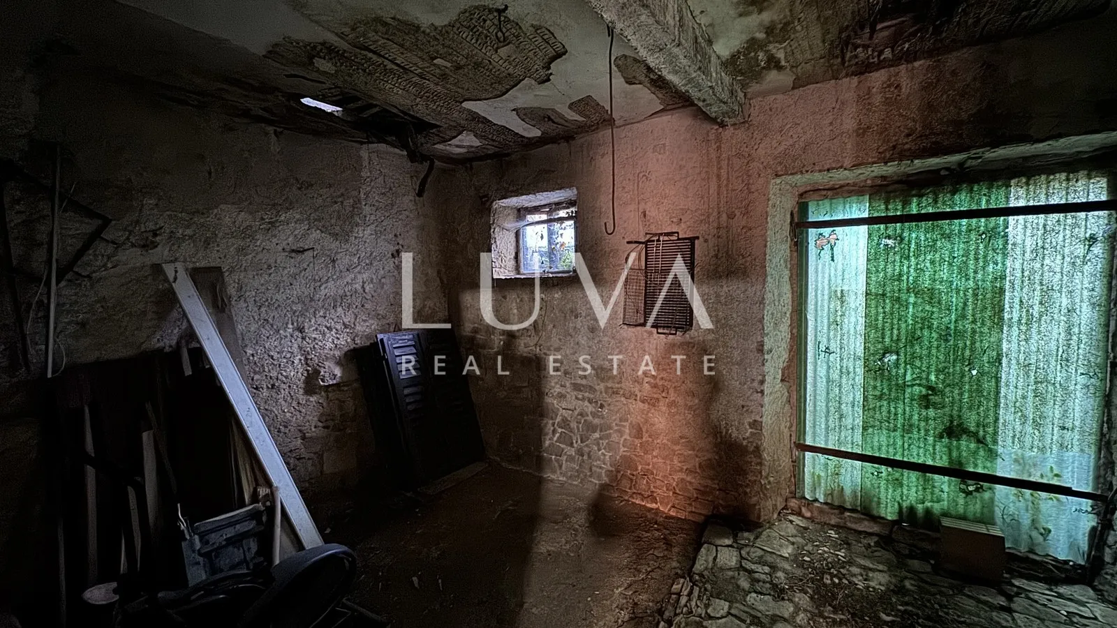 istra, motovun, kuća za renovaciju s dvorištem, 195 m2 - slika 3