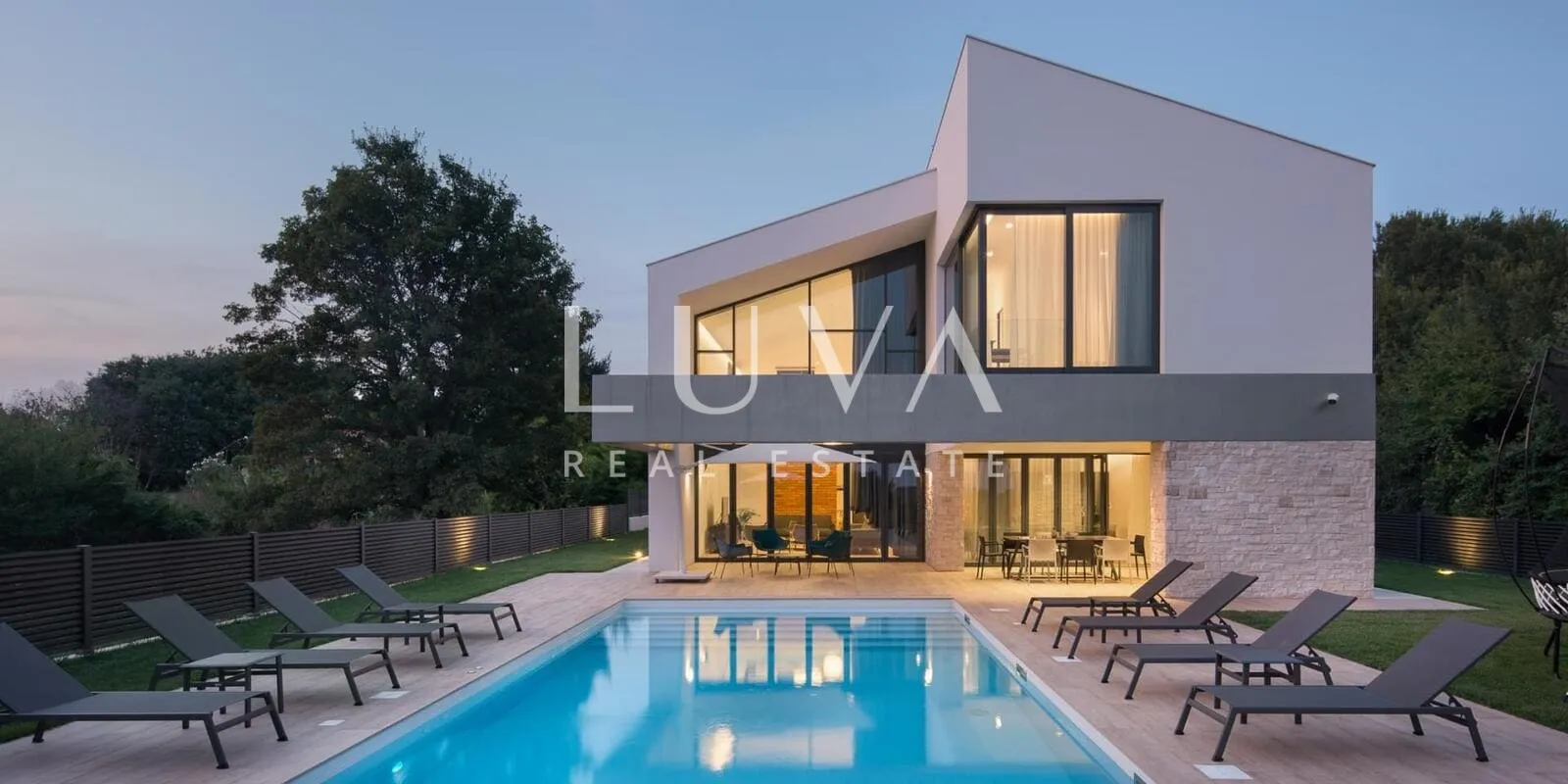 Istra, Ližnjan, moderna vila 400 m2 s bazenom na prodaju - Šišan, Ližnjan