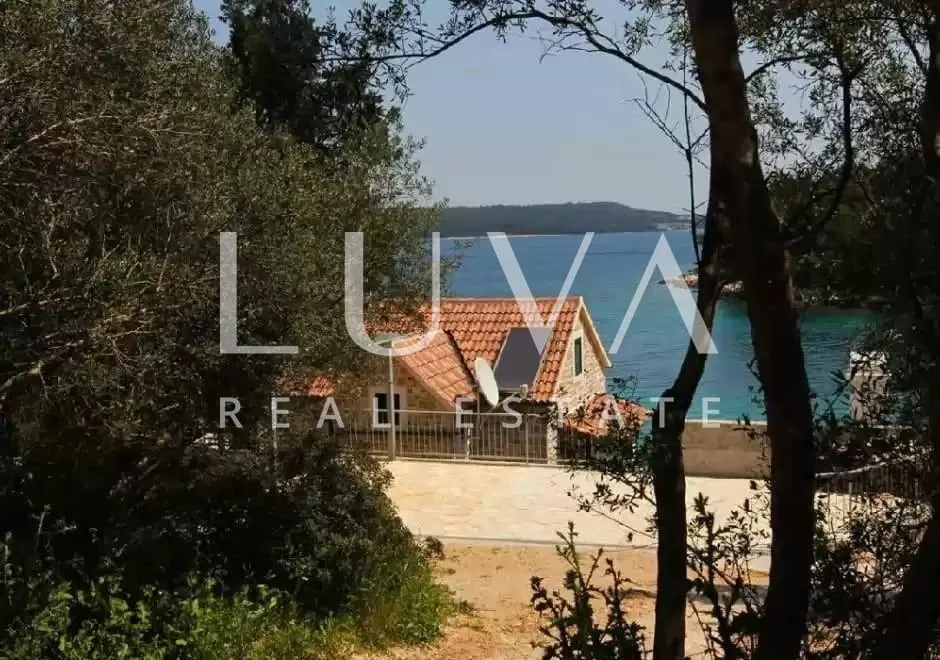 hvar, stari grad, kamena kuća uz more na prodaju - slika 10