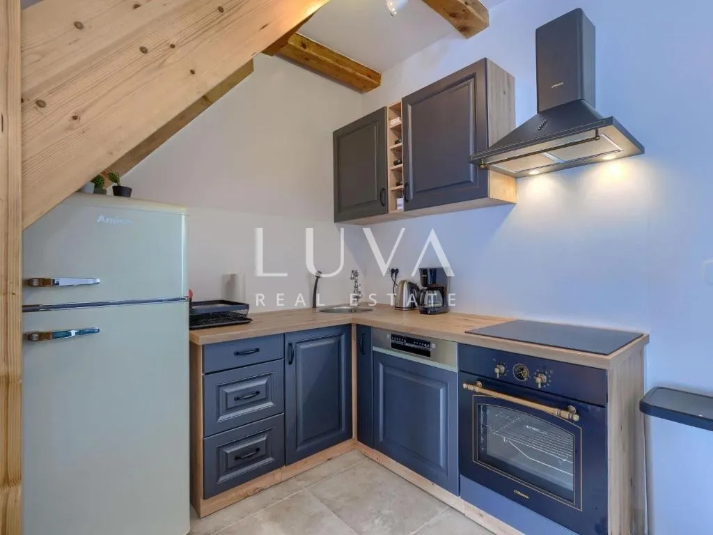 istra, poreč, obnovljena kamena kuća s jacuzzijem, 105 m² - slika 3