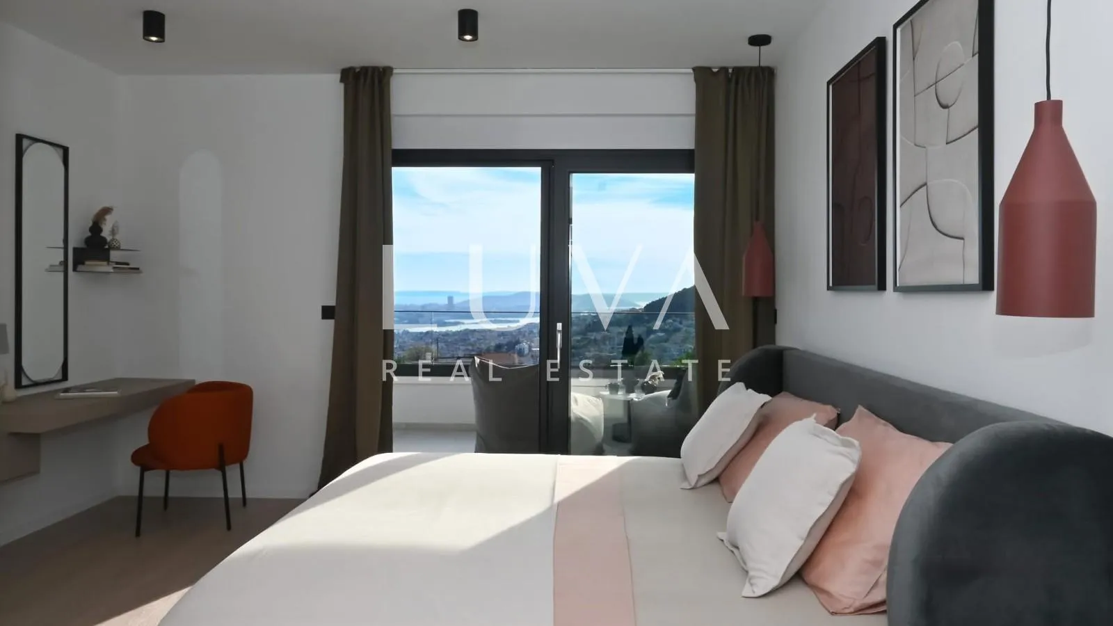 split, klis, luksuzna vila s bazenom i pogledom na prodaju - slika 19