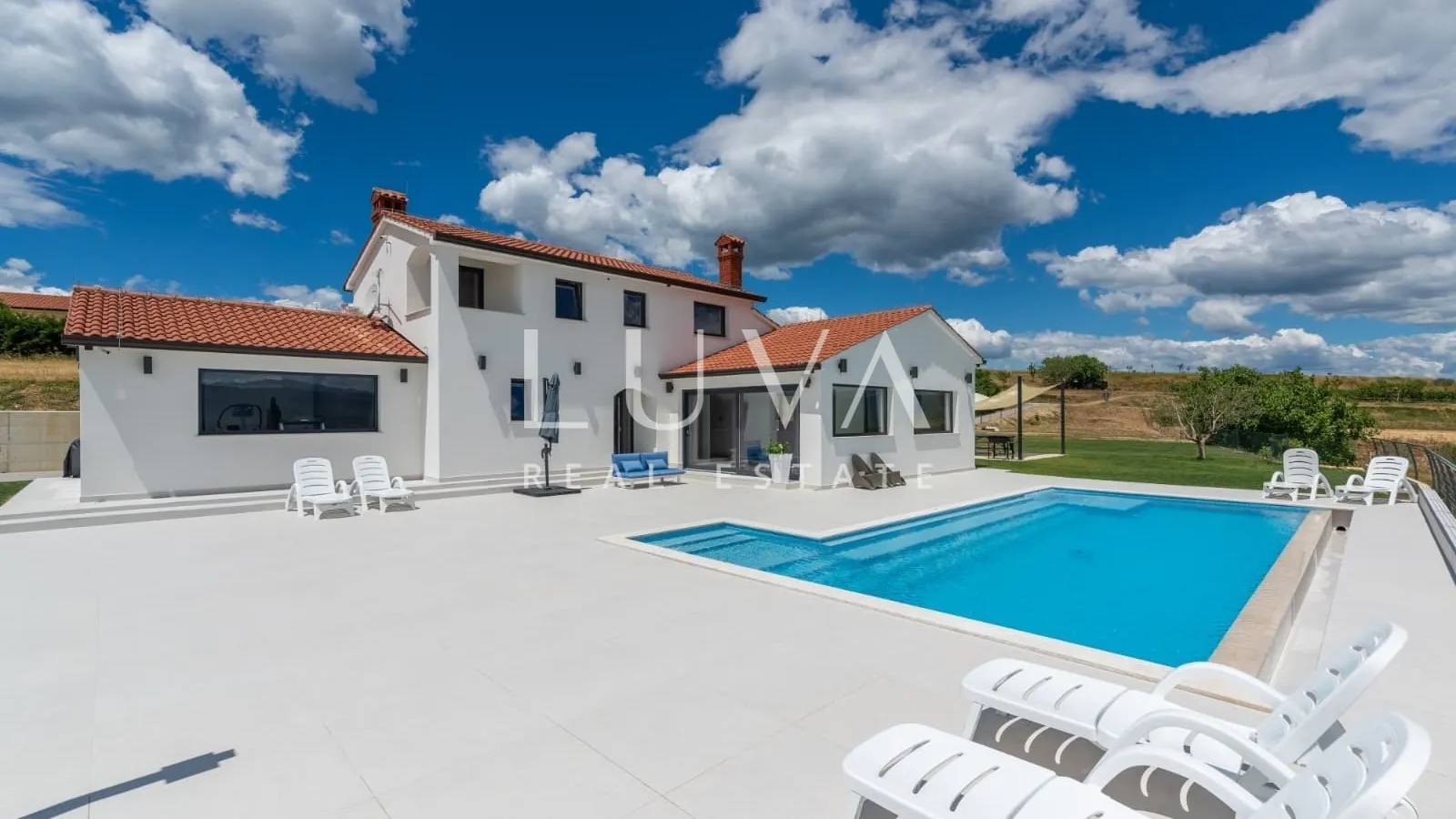 istra, vrh, moderna vila s jedinstvenim pogledom, 190 m2 - slika 2