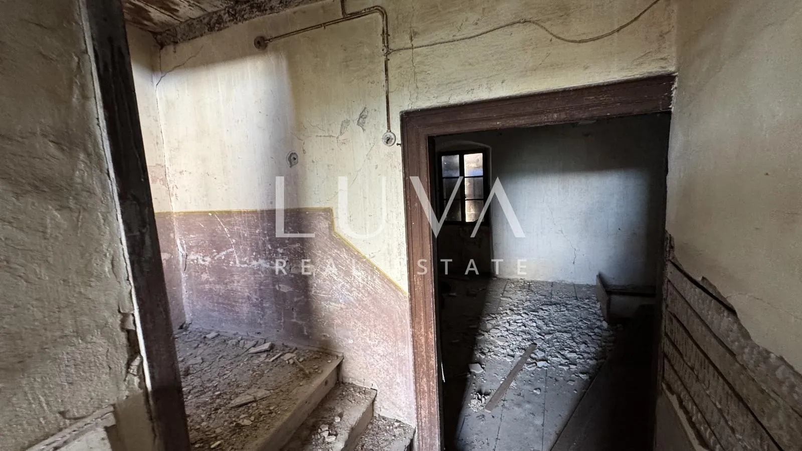 istra, motovun, kuća za renovaciju s dvorištem, 195 m2 - slika 8