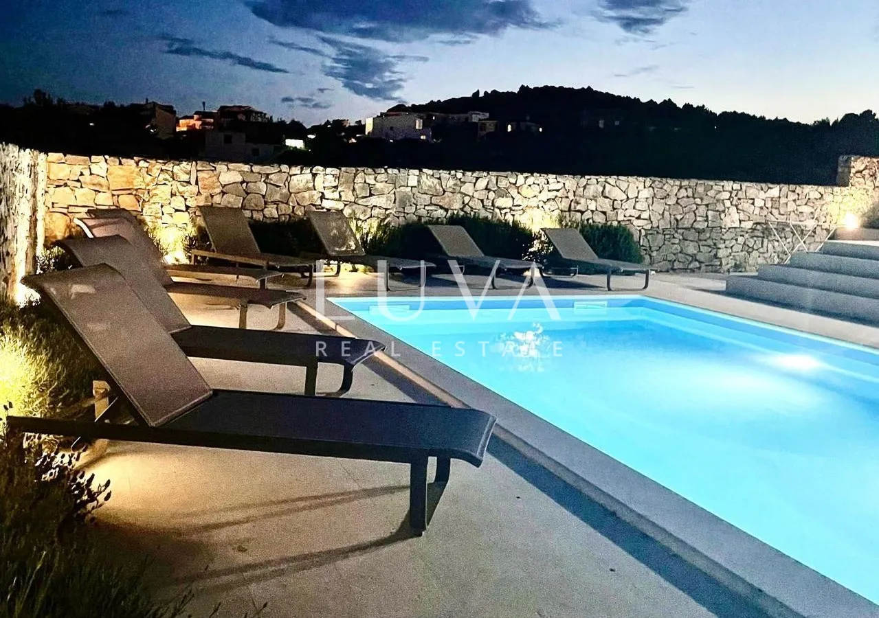 vodice, luksuzna vila s bazenom na prodaju - slika 24