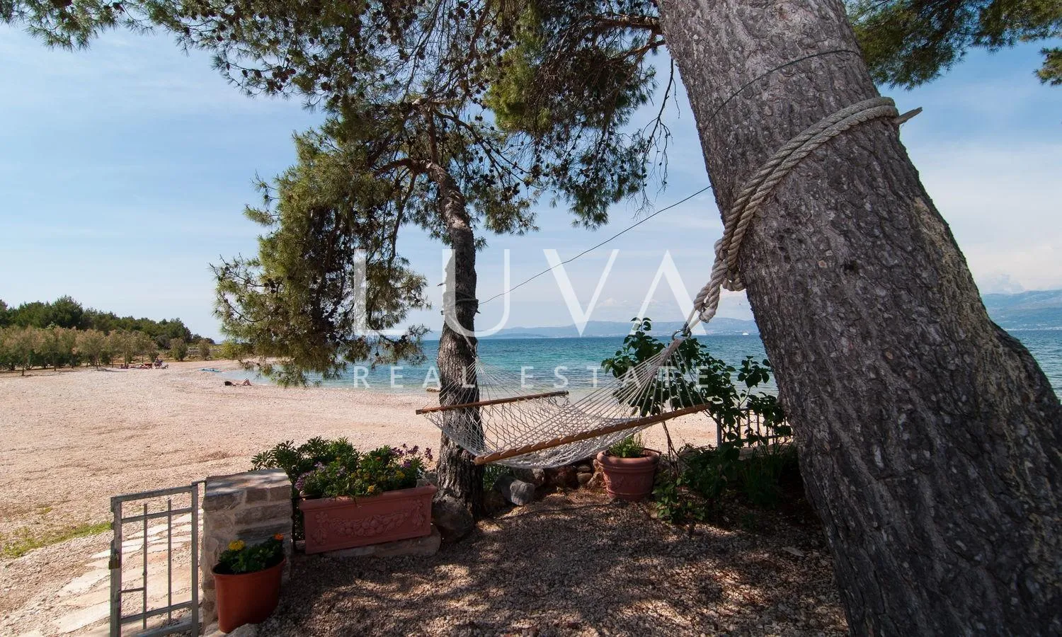 supetar, brač, kuća prvi red uz more, odlična prilika - slika 4